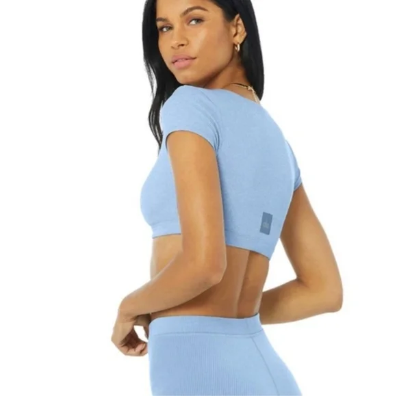 ALO Womens Light Blue Sky Blissful Henley Short Sleeve Scoop Bra Crop Top Size S - Picture 2 of 6